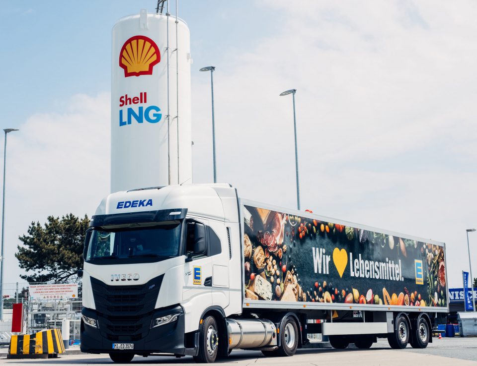 A one-year trial run in Germany for three IVECO S-WAY natural gas ...