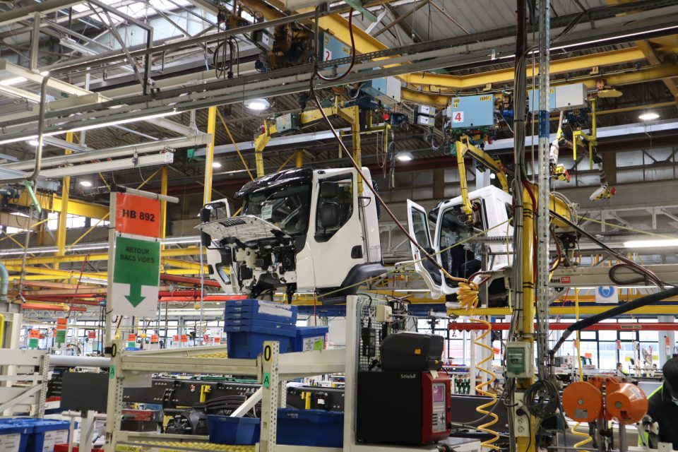 How's Renault Trucks facing the electric challenge? Our report from BlainvillesurOrne How's Renault Trucks facing the electric challenge? Our report from BlainvillesurOrne