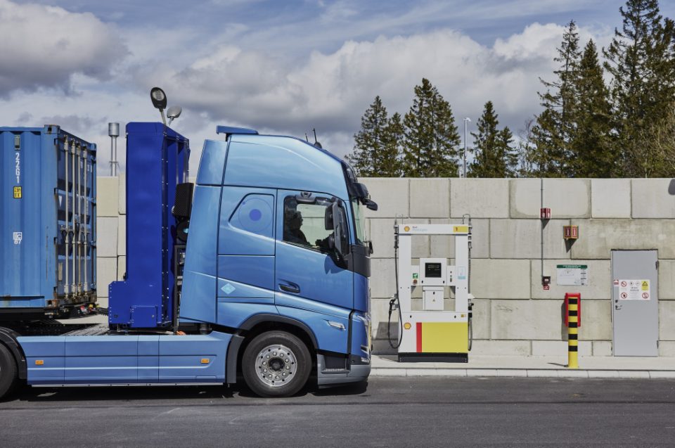 Volvo Trucks fuel cell