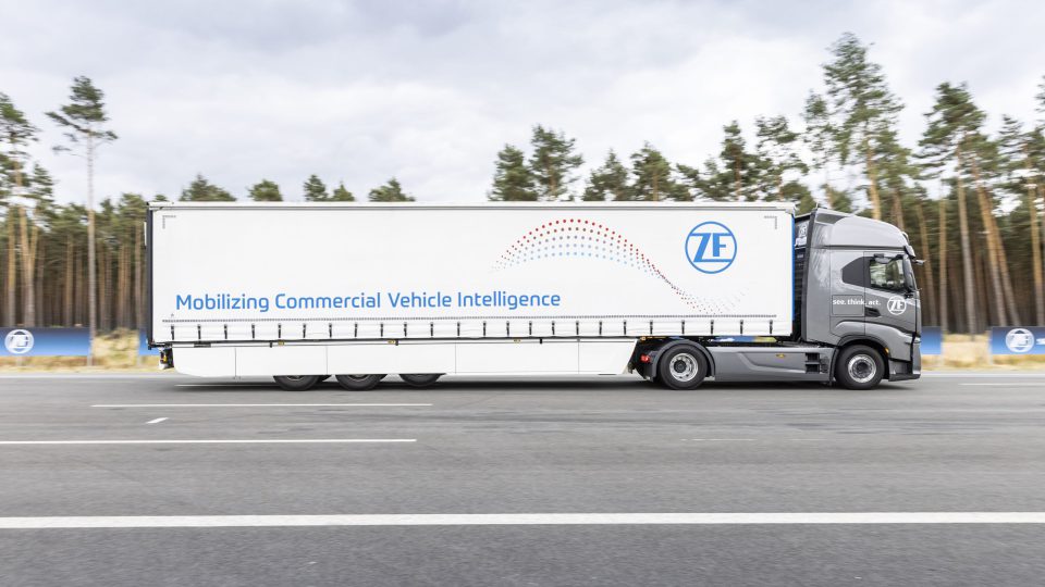 Smaller, lighter, more powerful: ZF presents new e-drives for passenger  cars and commercial vehicles - ZF