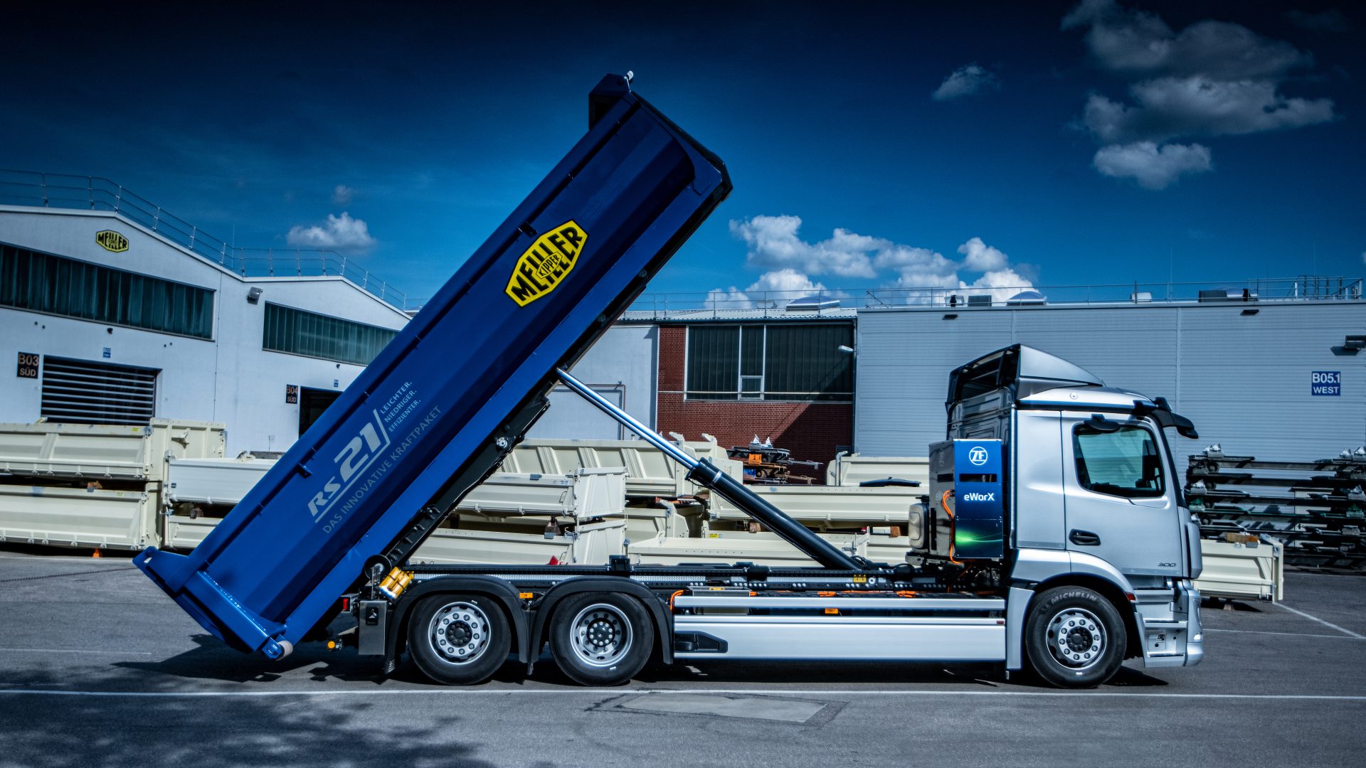 mercedes-benz trucks bauma 2022