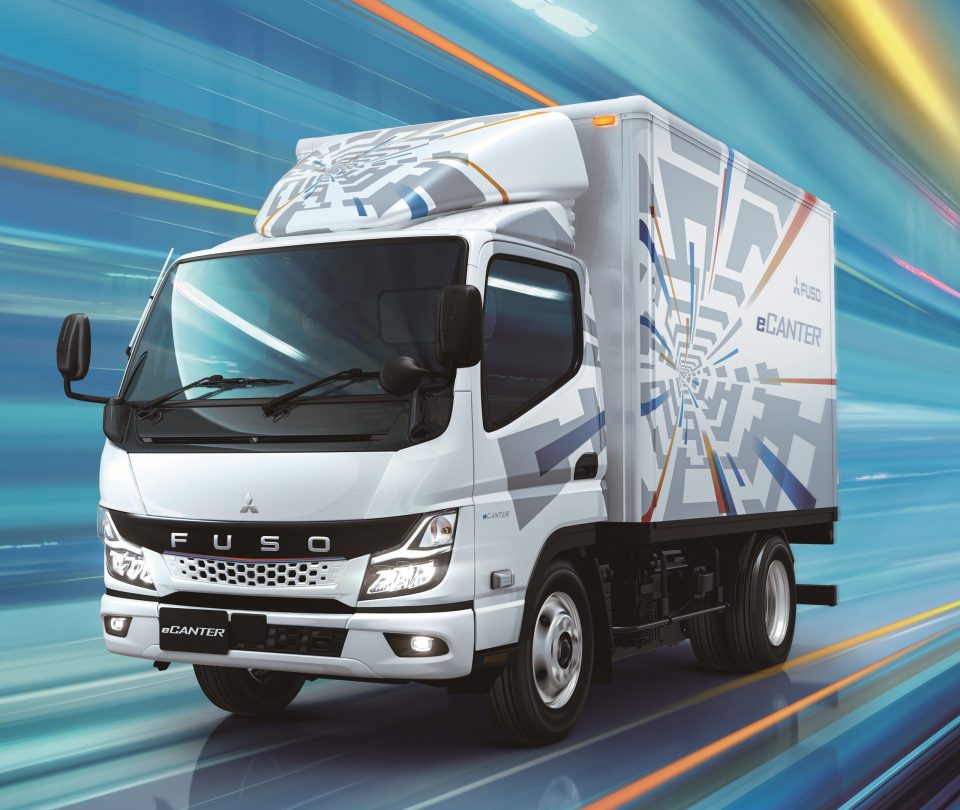 FUSO eCanter ミニカーセット 充電ステーション付き FUSO eCanter ミニカーセット 充電ステーション付き