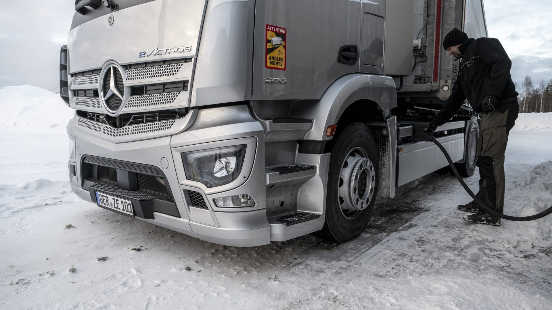 electric-trucks-mercedes-ap