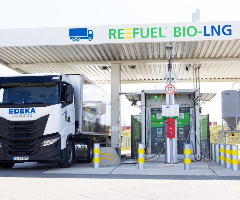 German supermarket chain EDEKA to purchase 700 IVECO SWay bioLNG by 2025