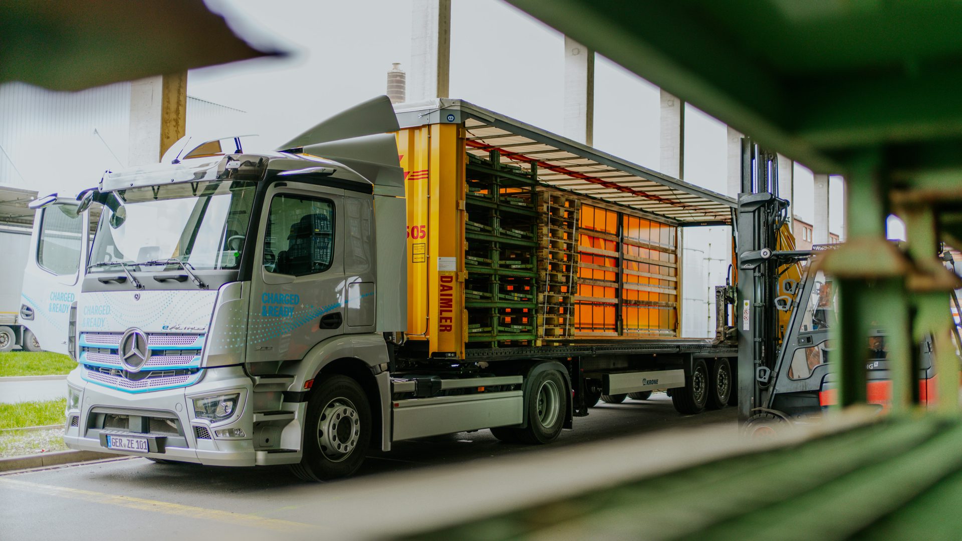 mercedes eactros tractor