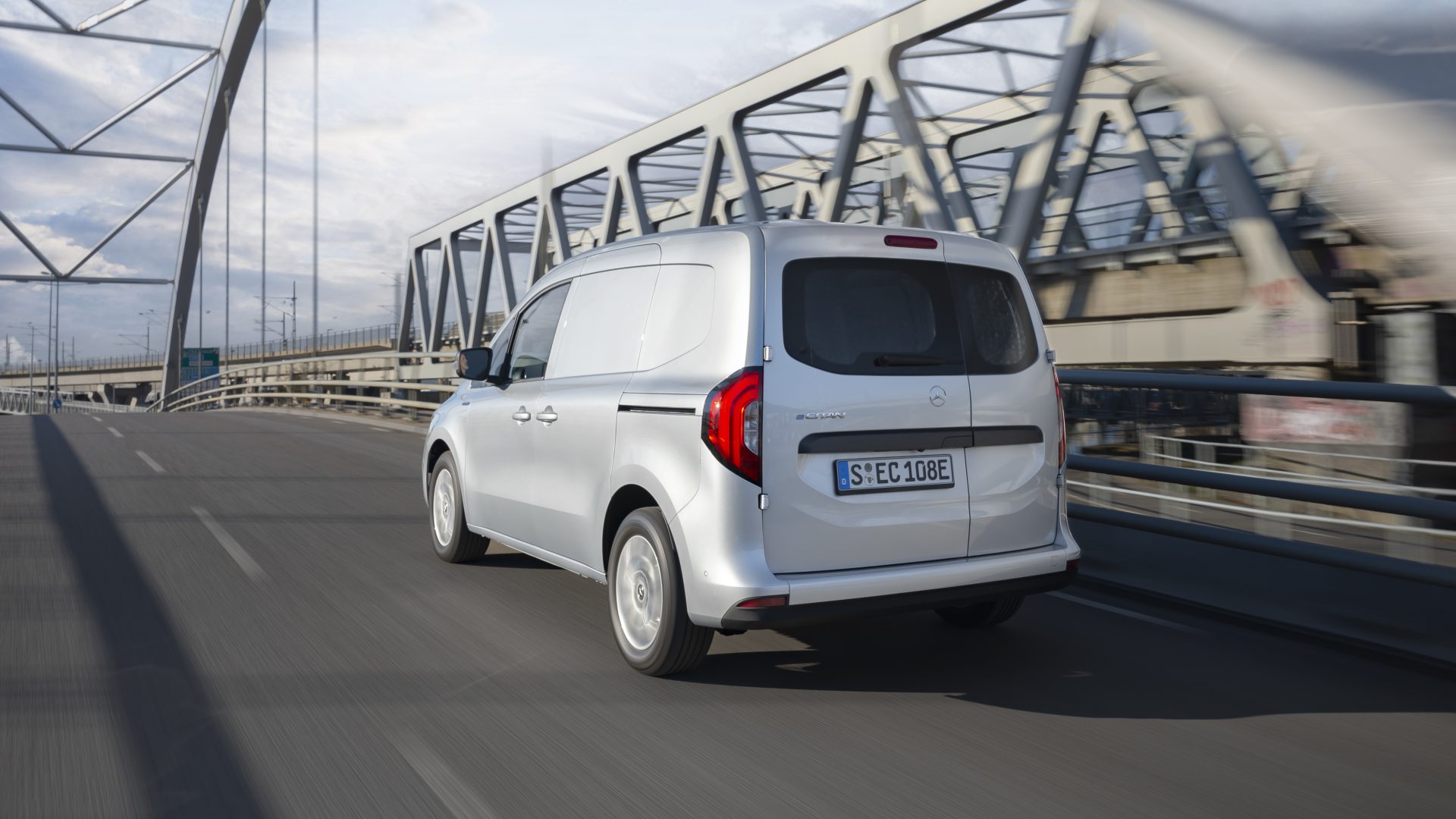 ACEA releases the latest CV registrations in Europe. Electric trucks