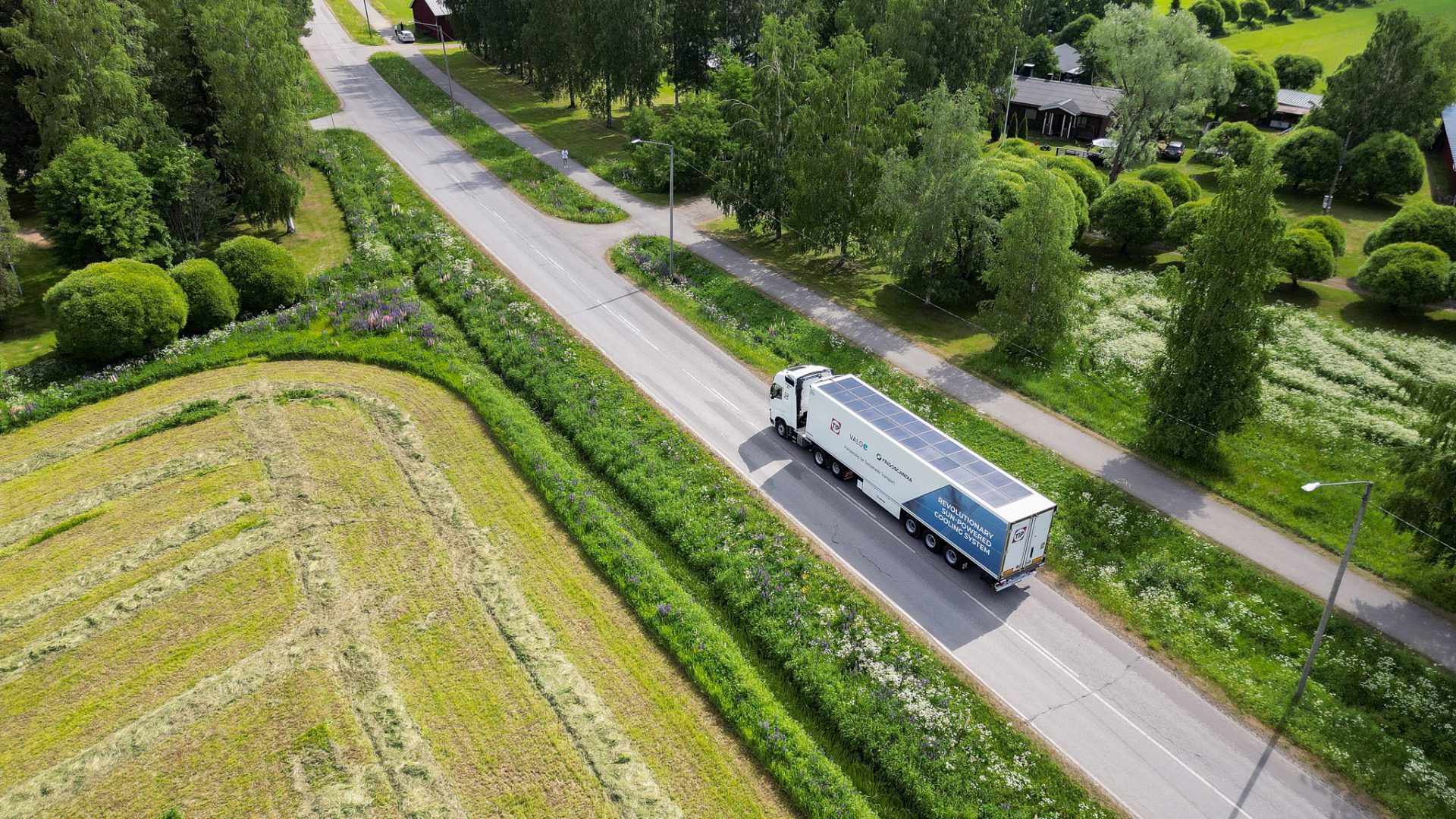 Refrigerated trailer equipped with solar panels, TIP to start the very