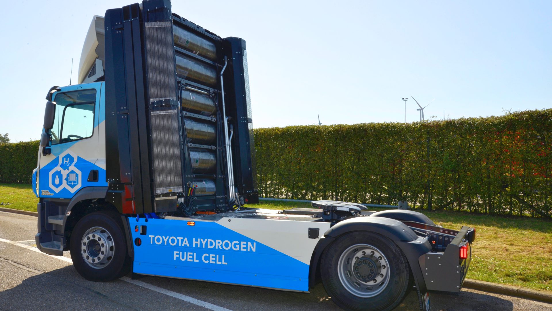 toyota-vdl-fuel-cell-truck-1