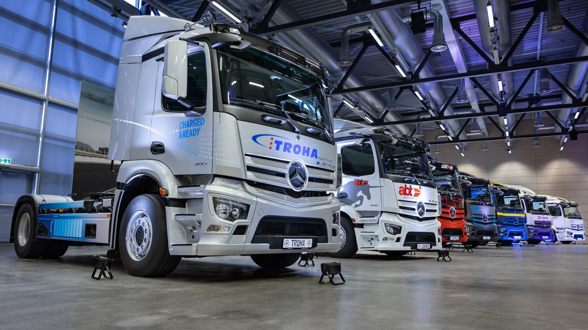 mercedes-benz trucks