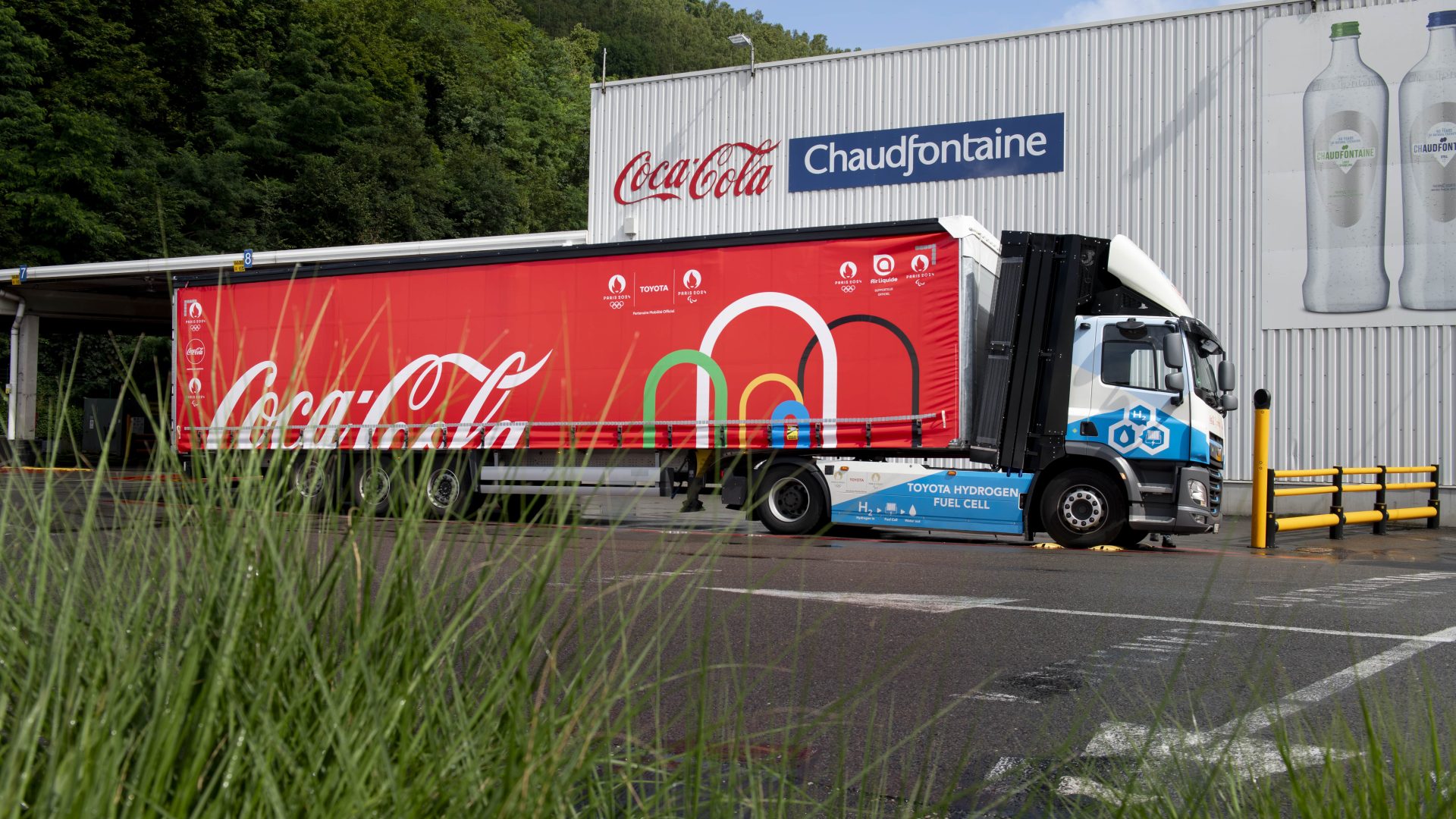 Hydrogen fuel cell trucks: Toyota, Coca-Cola and Air Liquide join ...