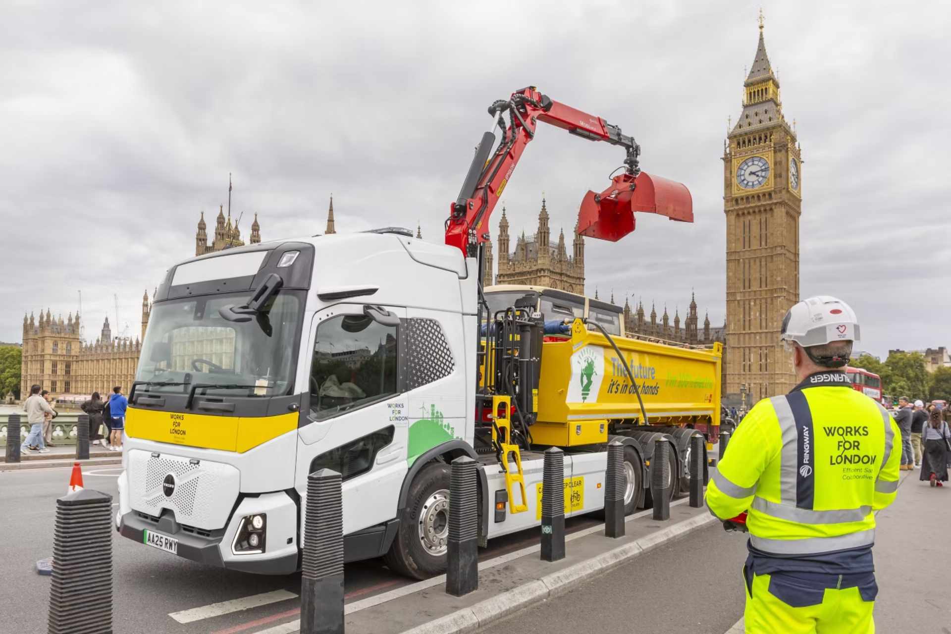 UK's very first Volvo FM Low Entry electric trucks spotted in London - Sustainable Truck&Van