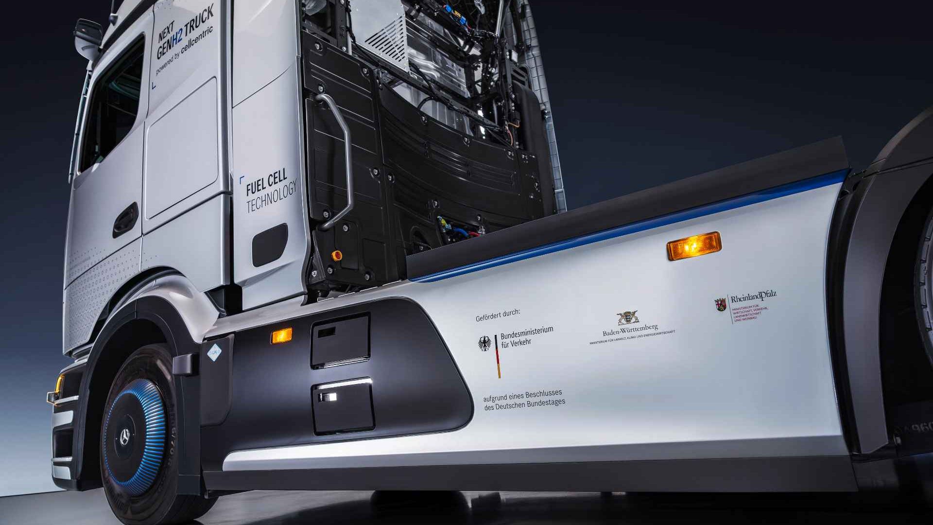 Mercedes-Benz NextGenH2 TruckMercedes-Benz NextGenH2 Truck