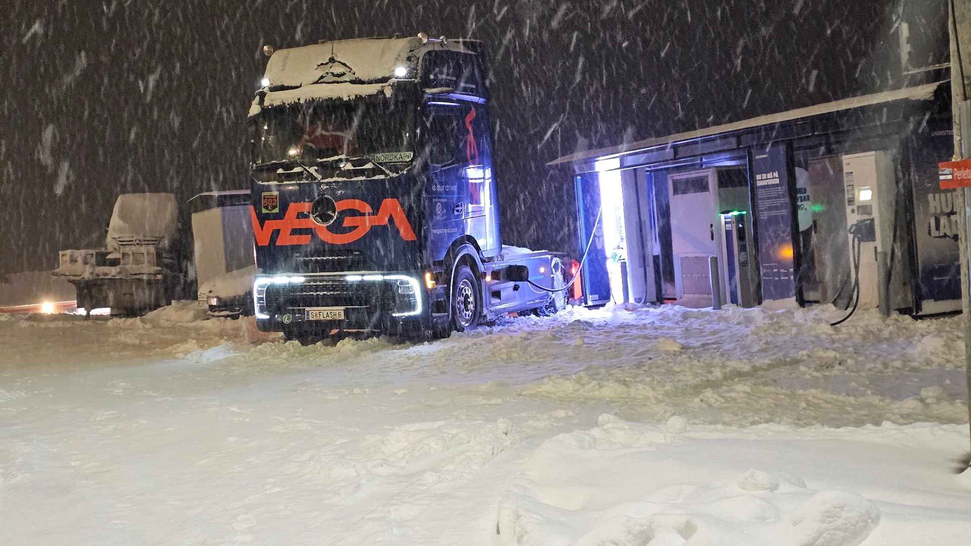 mercedes-eactros-600-1