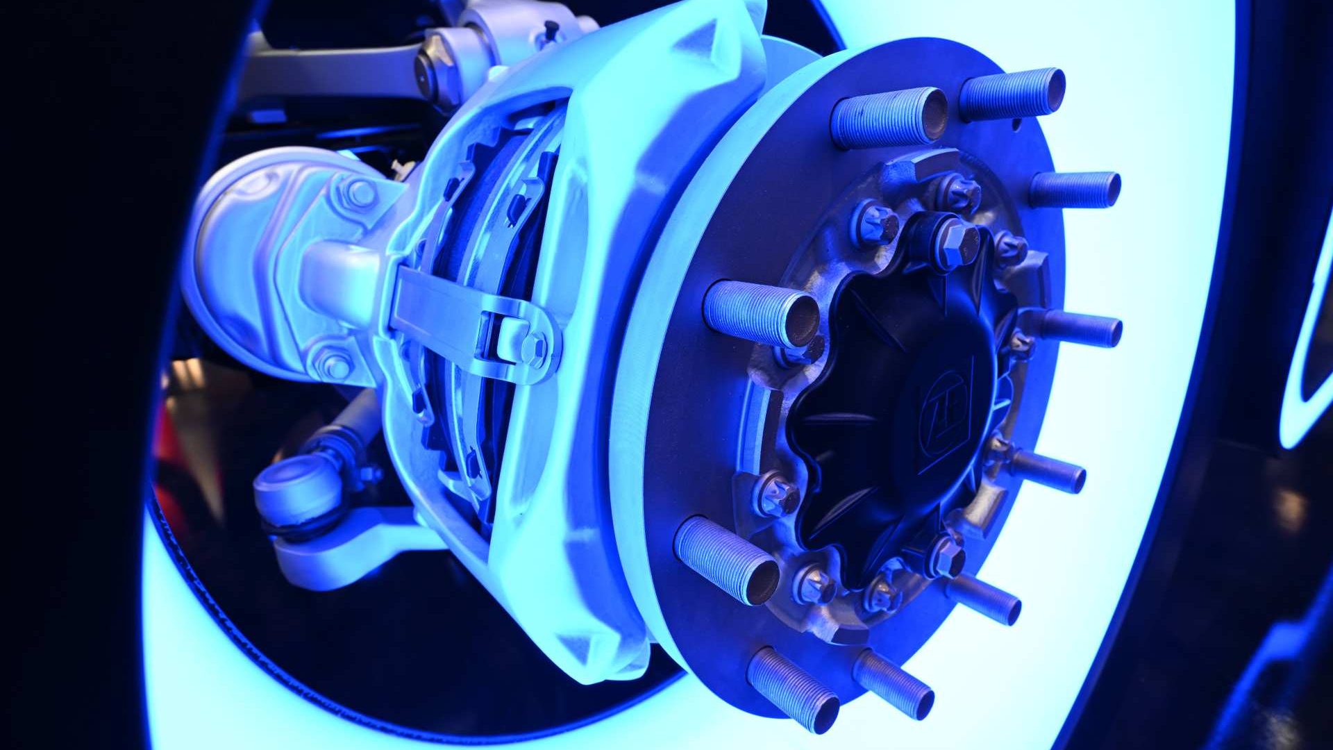 ZF_IAA_MAXXUniper-2